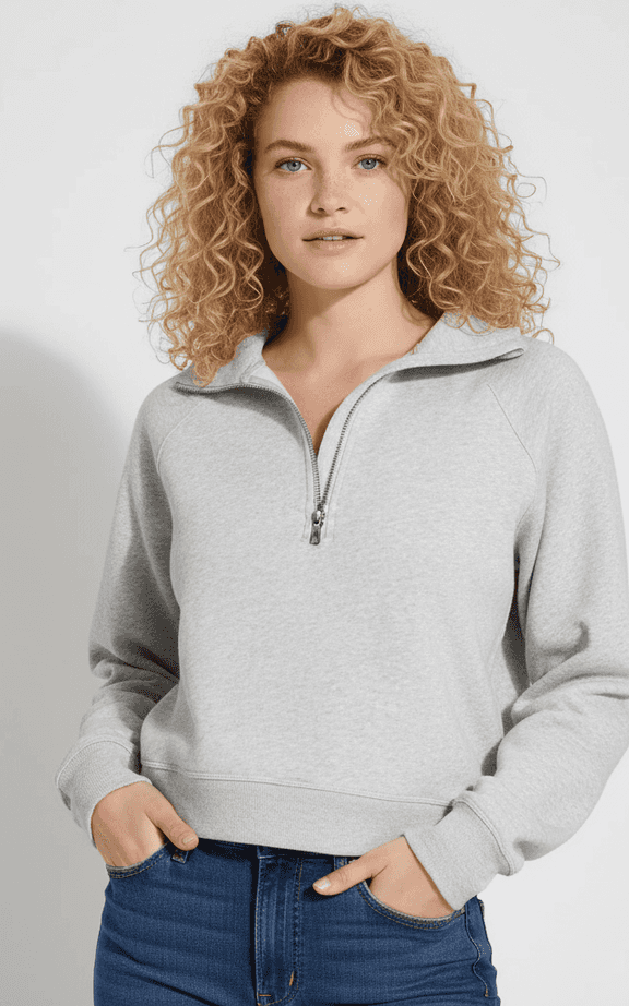 लॉन्ग-स्लीव क्रूनेक टी, लाइट सेज ग्रीन स्ट्रेच फैब्रिक फॉर एवरीडे वियर एंड लेयरिंग